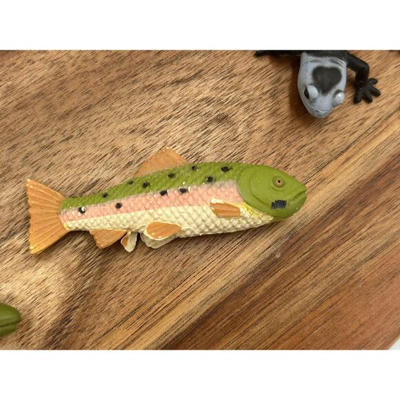 K&M International River Wildlife Animal Figures Lot Heron Bear Otter Turtle Fish - Picture 9 of 16